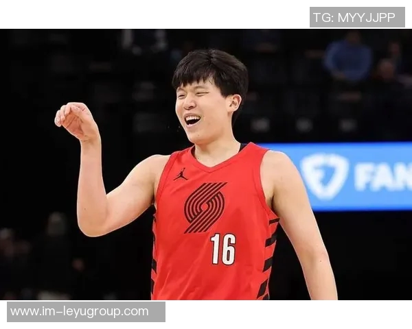 开拓者自媒体杨瀚森虽技术尚显稚嫩但未来发展潜力巨大令人期待